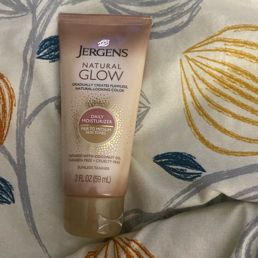 mini Jergens natural glow tanning lotion